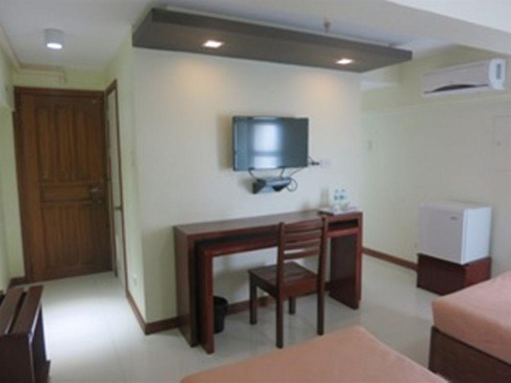 Reddoorz Near Sm Puerto Princesa Exterior photo